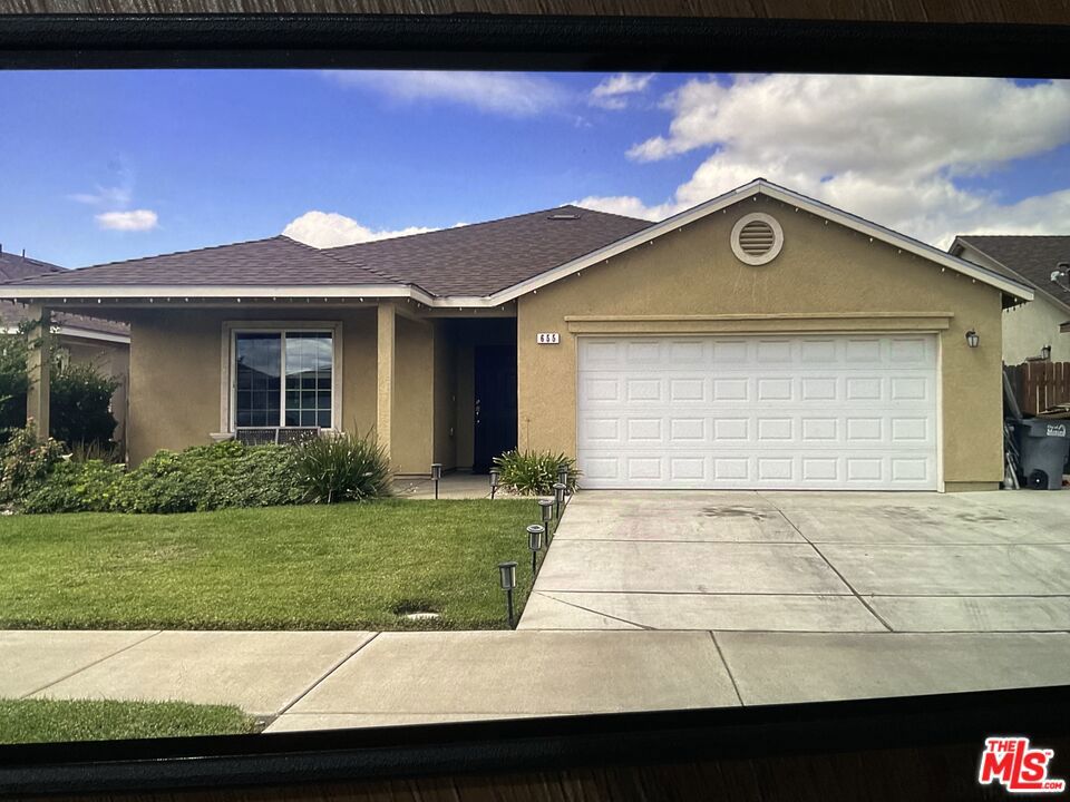 655 Lim St, Merced, CA 95341