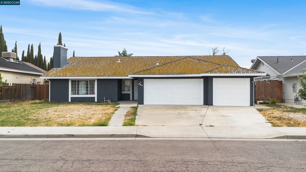 947 Burlwood Ct, Los Banos, CA 93635