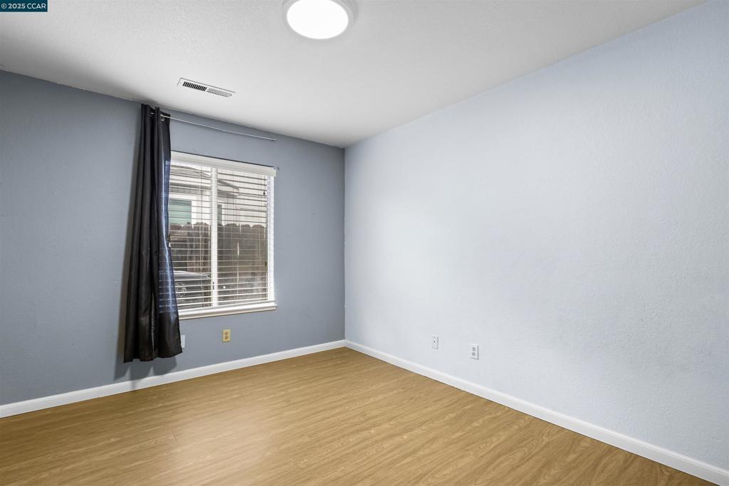 947 Burlwood Ct, Los Banos, CA 93635