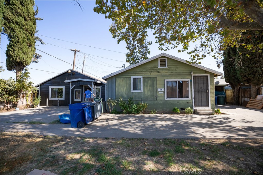 1122 N St, Merced, CA 95341