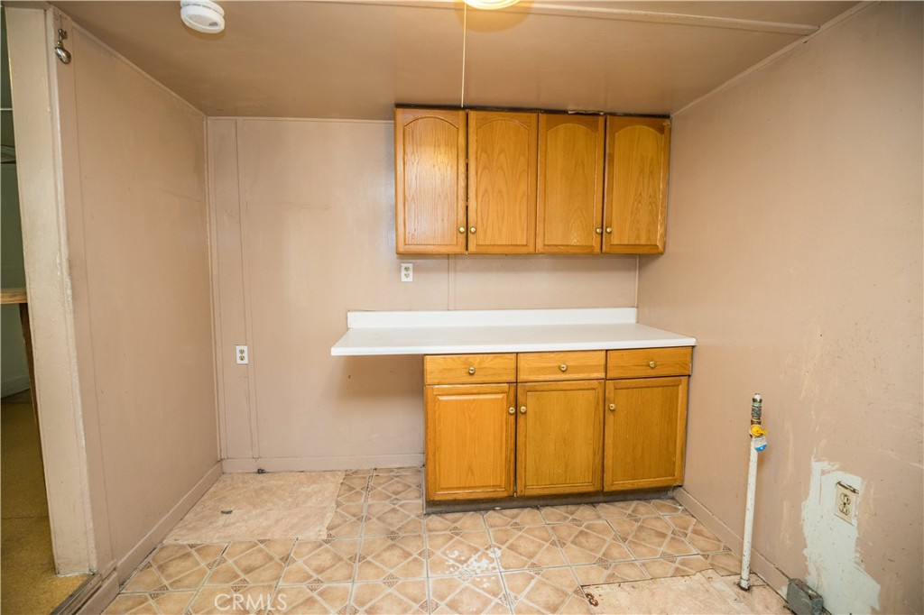 1122 N St, Merced, CA 95341