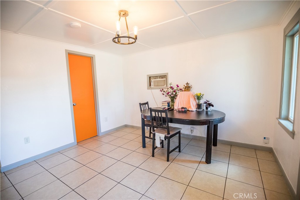 1122 N St, Merced, CA 95341