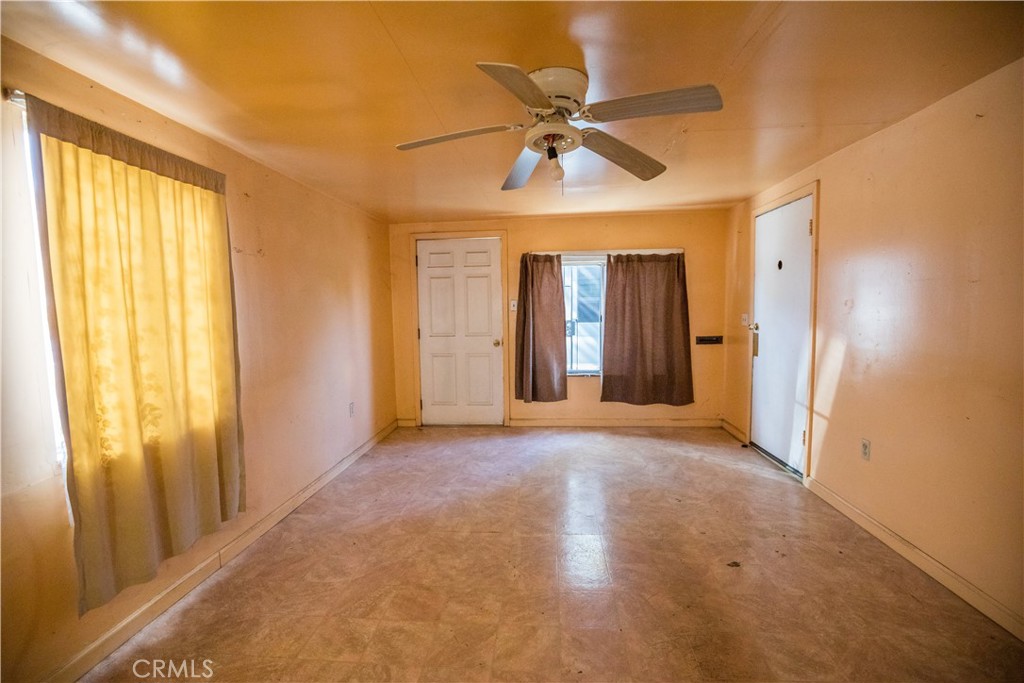 1122 N St, Merced, CA 95341