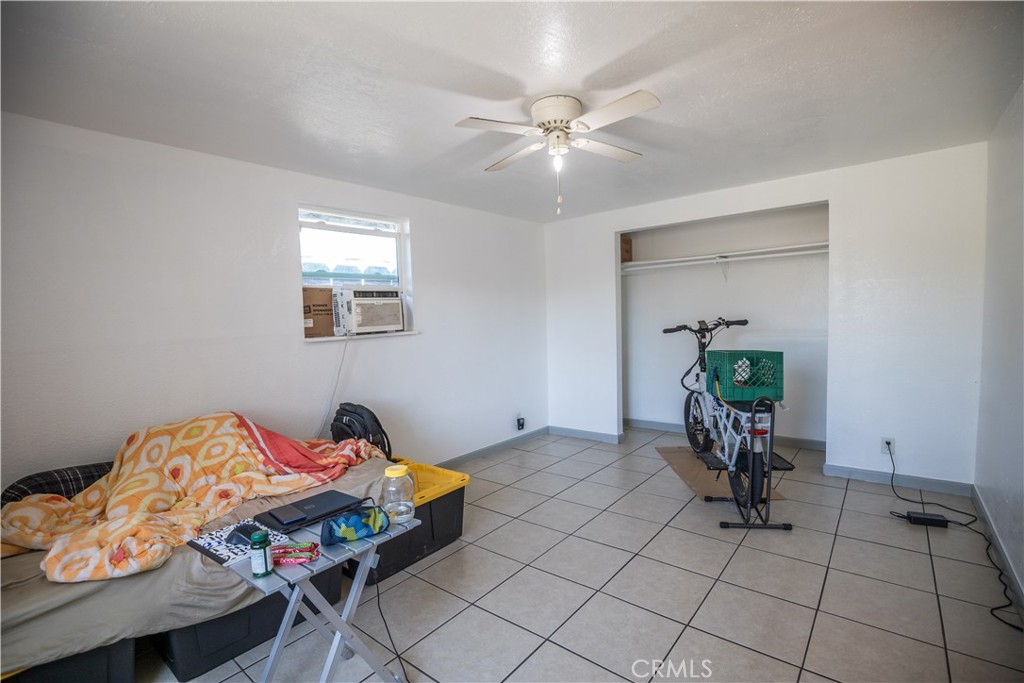1122 N St, Merced, CA 95341