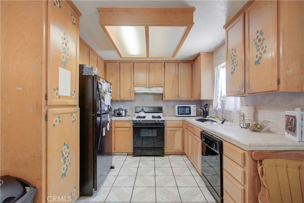 2064 Glenmoor Pl, Livingston, CA 95334