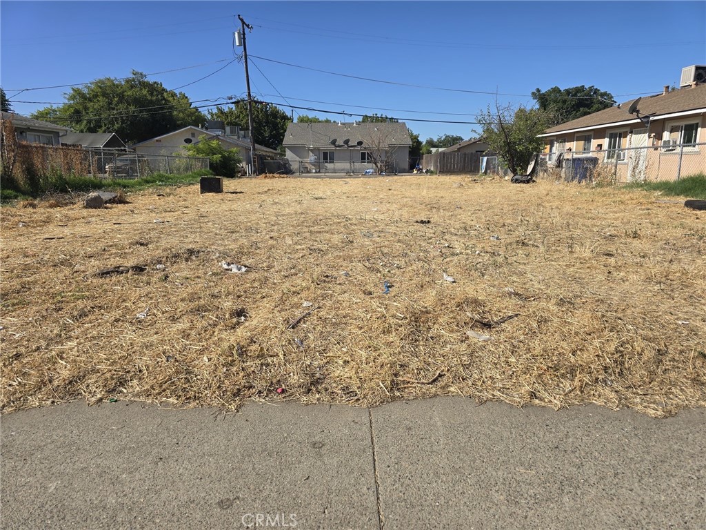 264 E 10th St, Merced, CA 95341