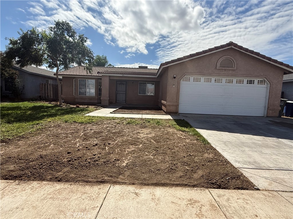 124 E San Pedro St, Merced, CA 95341