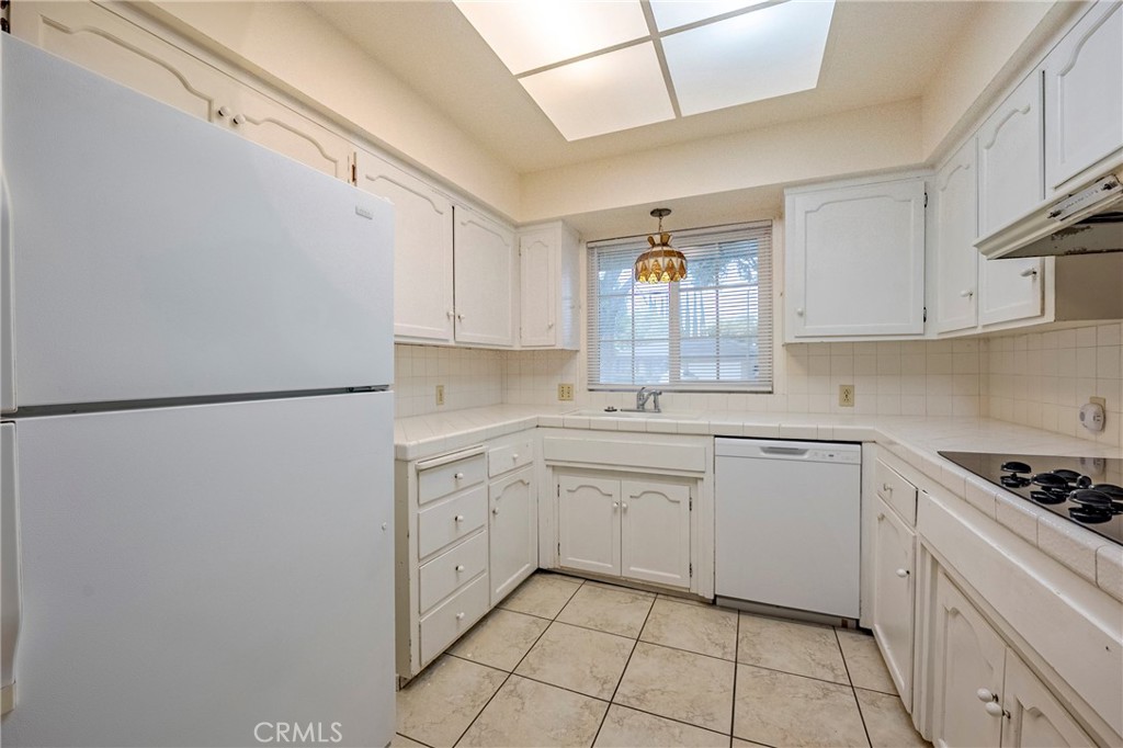 688 Elise Ct, Merced, CA 95340