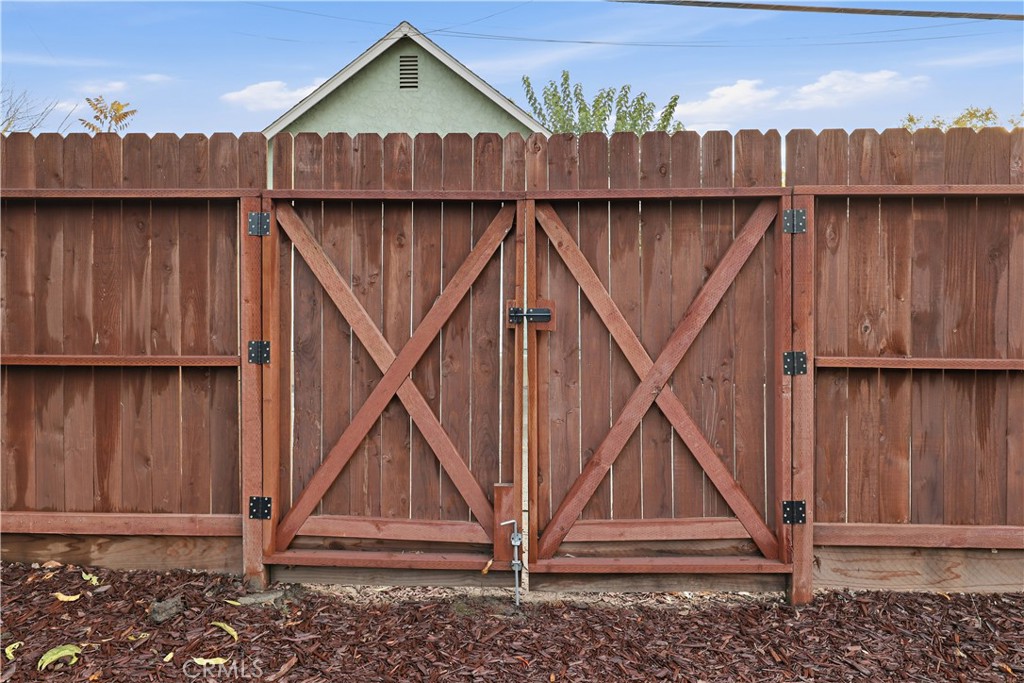 112 W 23rd, Merced, CA 95340