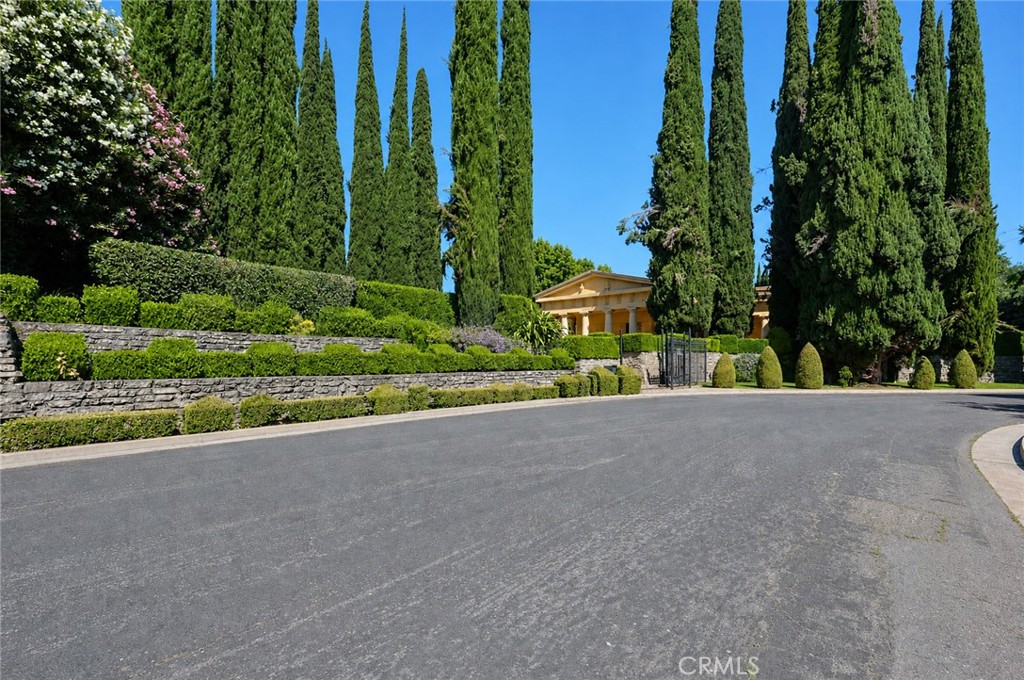 2021 W, Merced, CA 95340