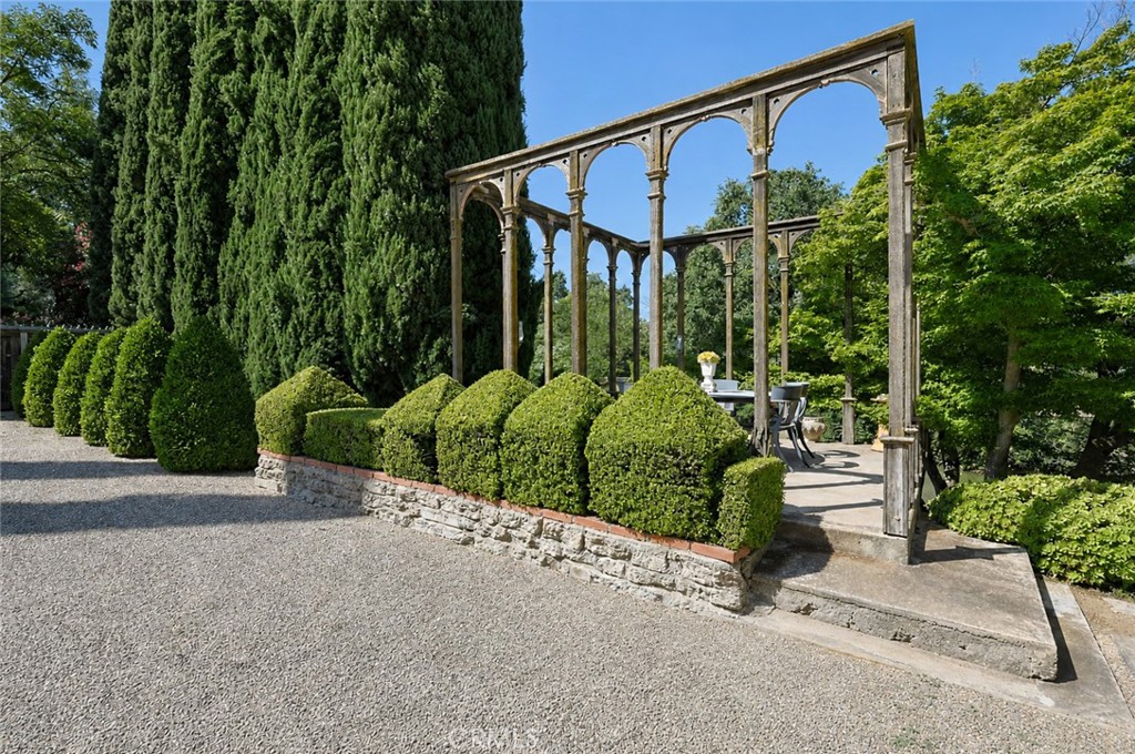 2021 W, Merced, CA 95340
