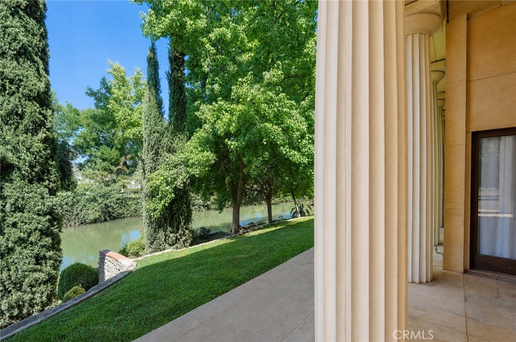 2021 W, Merced, CA 95340