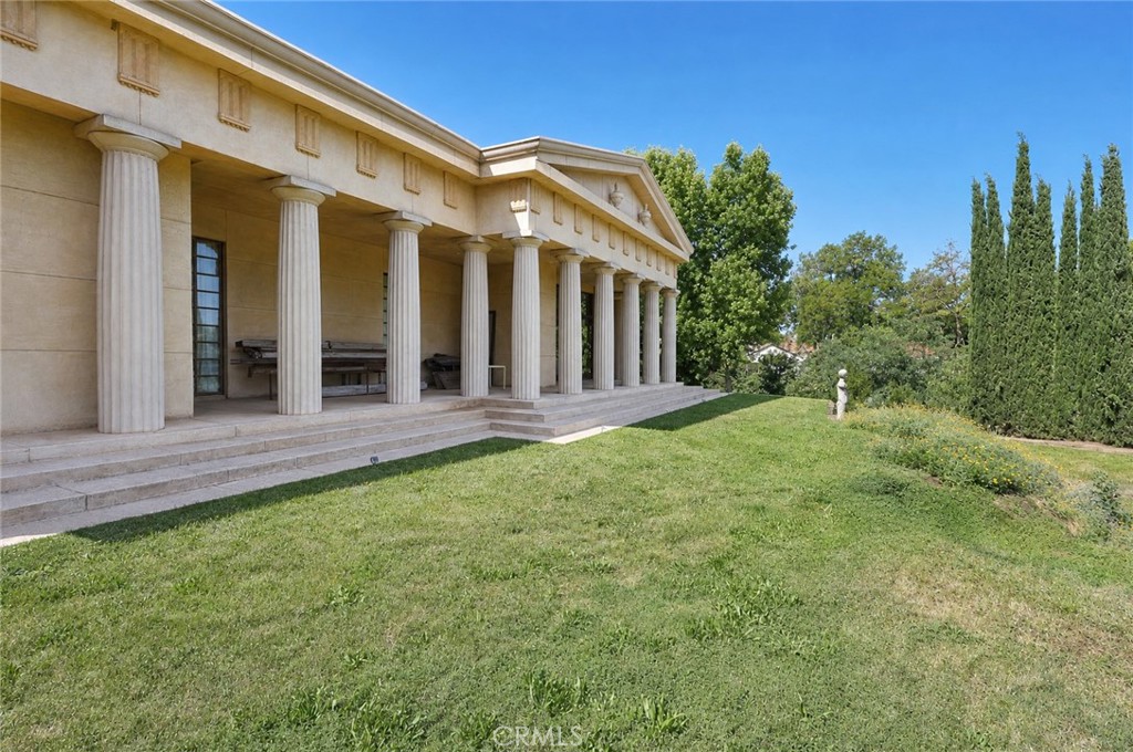 2021 W, Merced, CA 95340