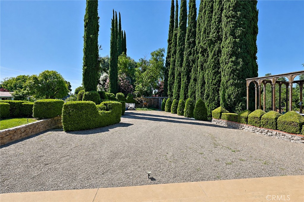 2021 W, Merced, CA 95340