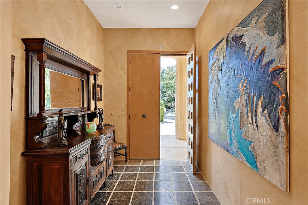2021 W, Merced, CA 95340