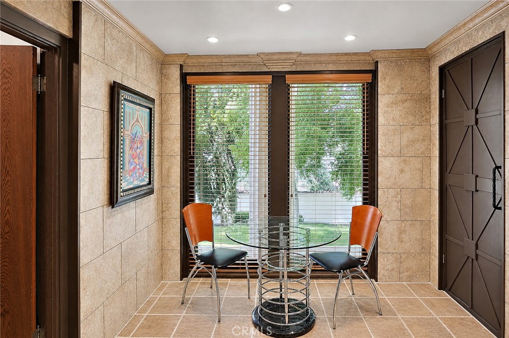 2021 W, Merced, CA 95340