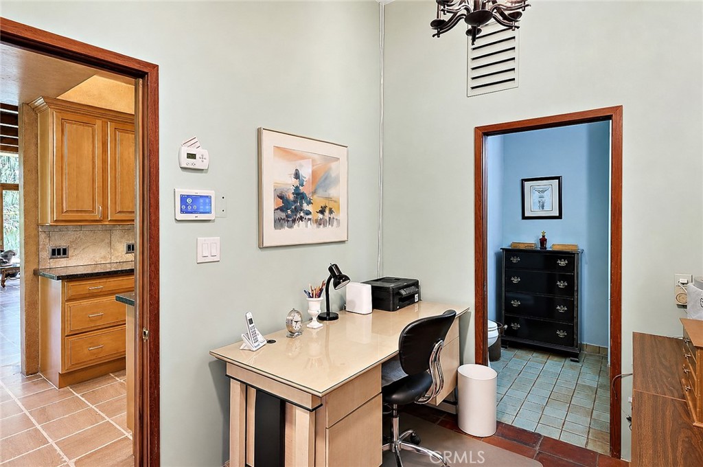 2021 W, Merced, CA 95340