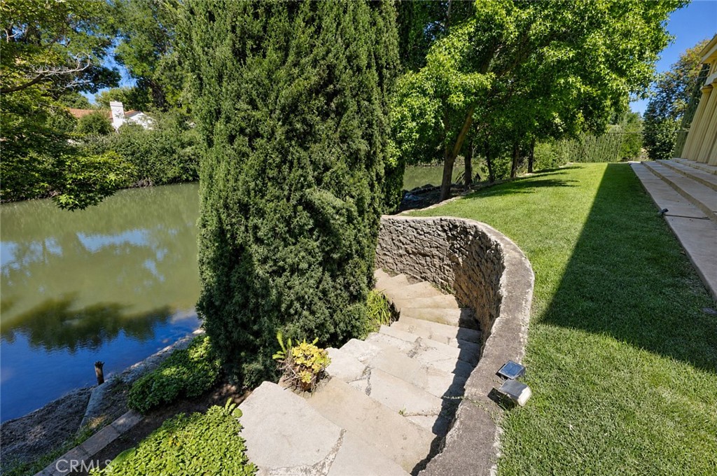 2021 W, Merced, CA 95340