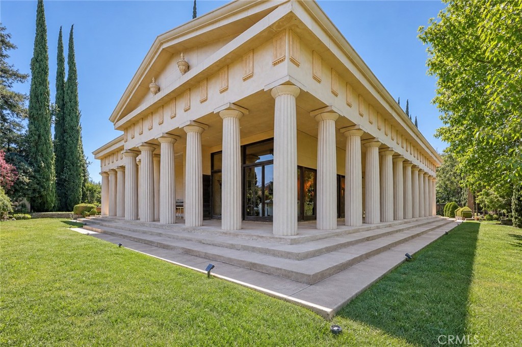 2021 W, Merced, CA 95340