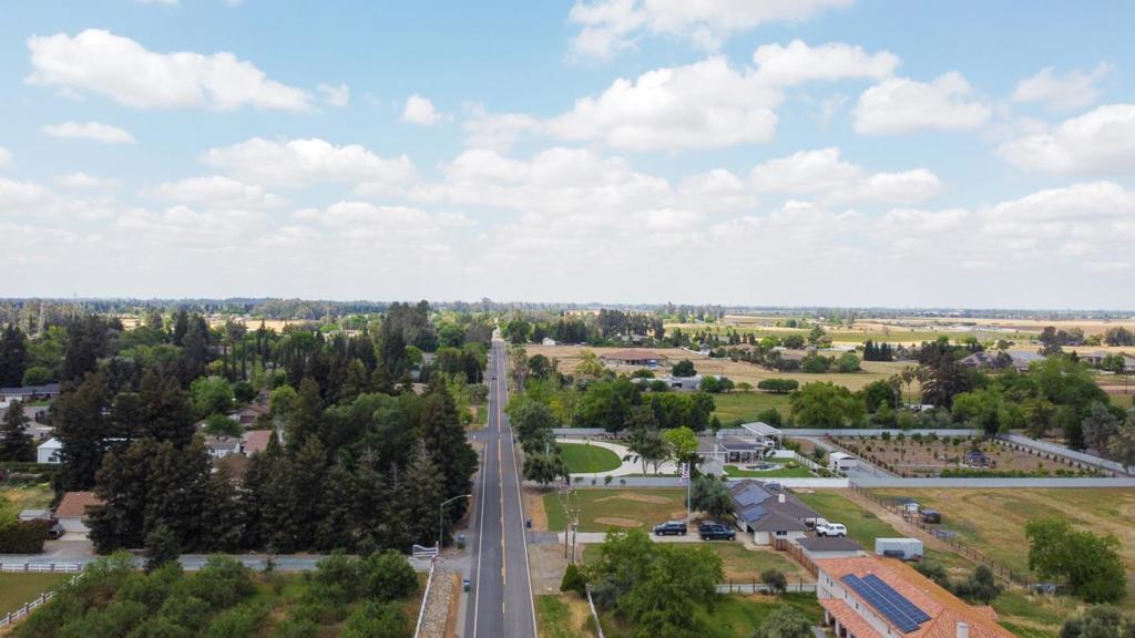 2965 Dunn Rd, Merced, CA 95340