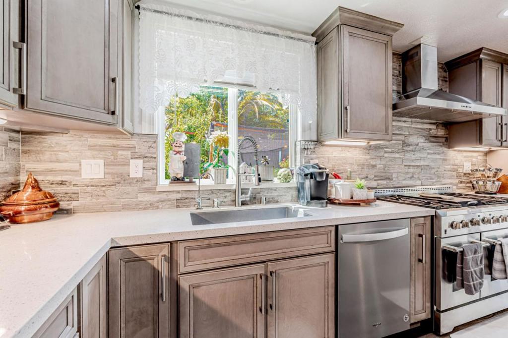 615 Heron Dr, Los Banos, CA 93635