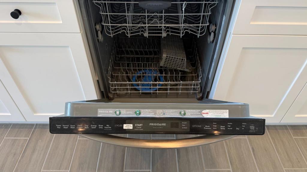 2475 Bastidas Dr, Merced, CA 95340