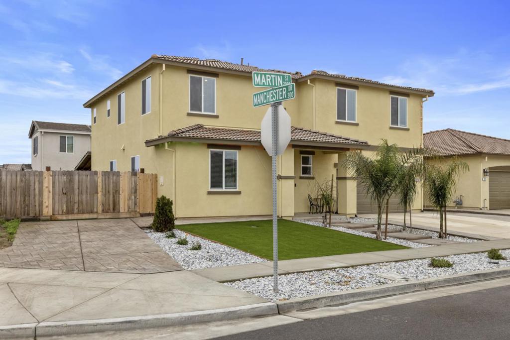 2075 Martin St, Los Banos, CA 93635