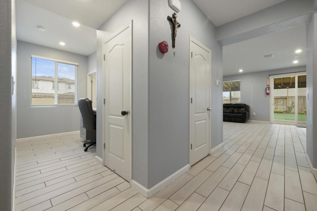 2075 Martin St, Los Banos, CA 93635