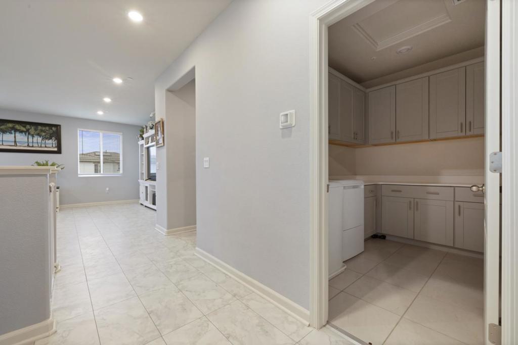 2075 Martin St, Los Banos, CA 93635