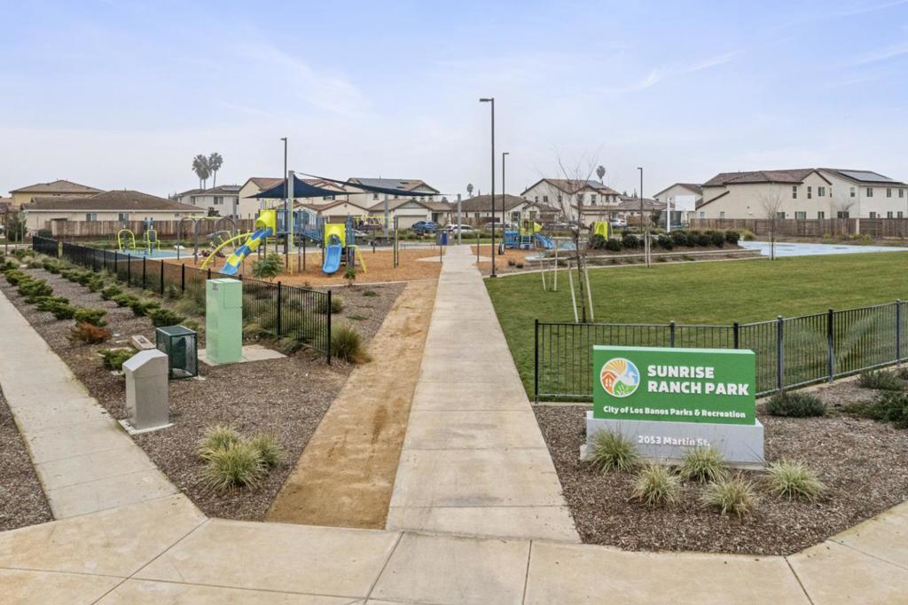 2075 Martin St, Los Banos, CA 93635