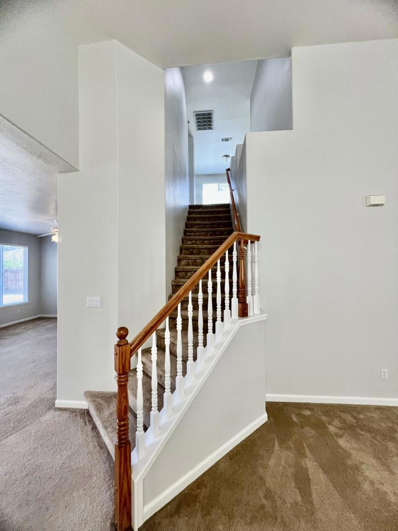 2364 River Rock Dr, Merced, CA 95340