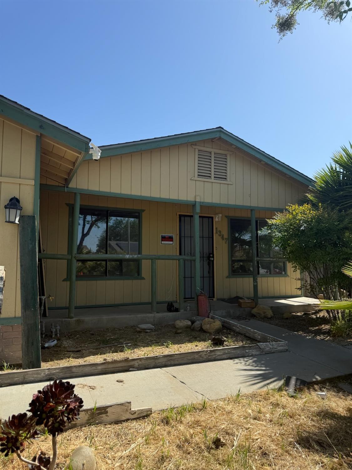 1347 Dove St, Los Banos, CA 93635