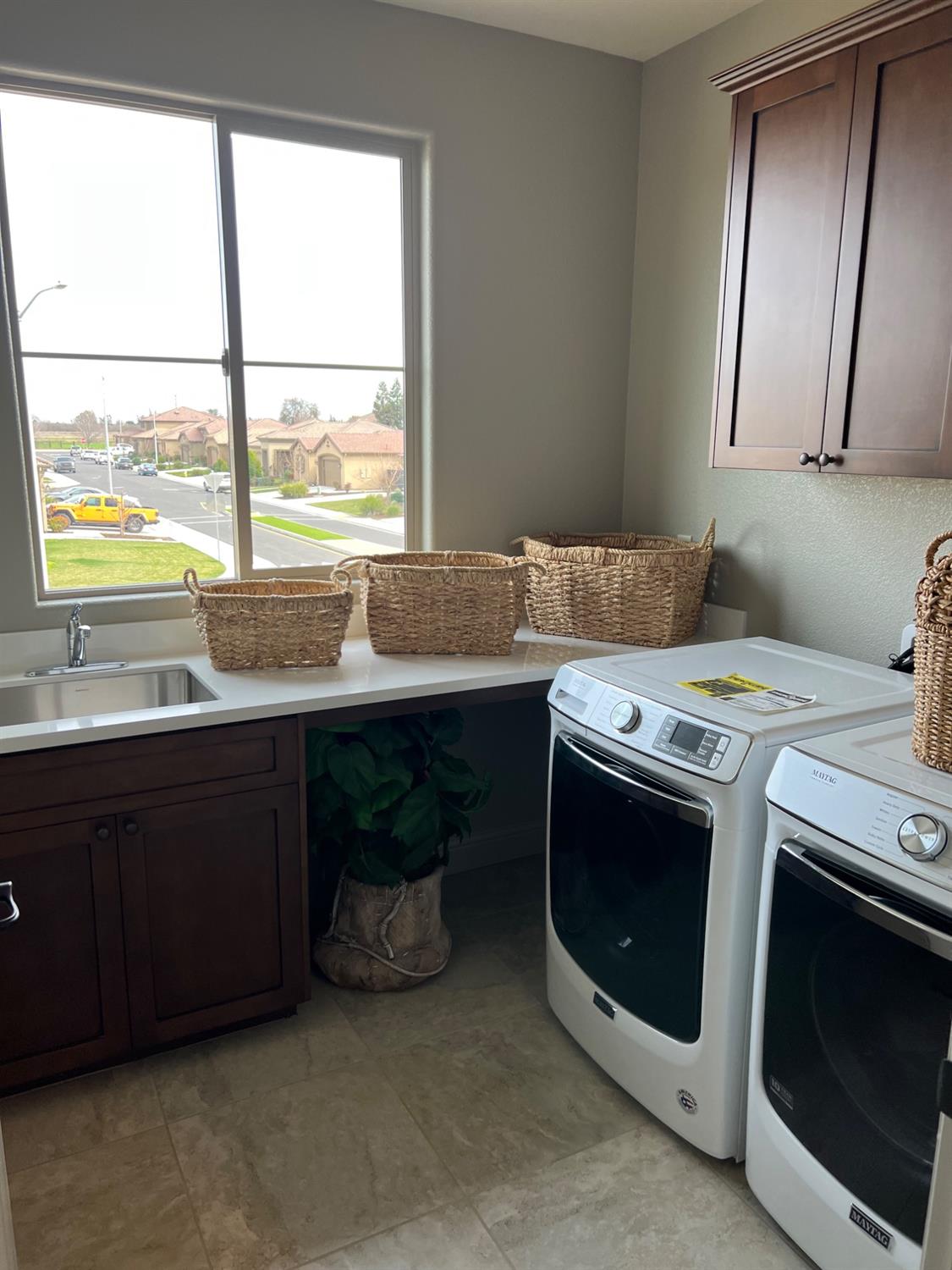 8752 N Privado Ct, Hilmar, CA 95324