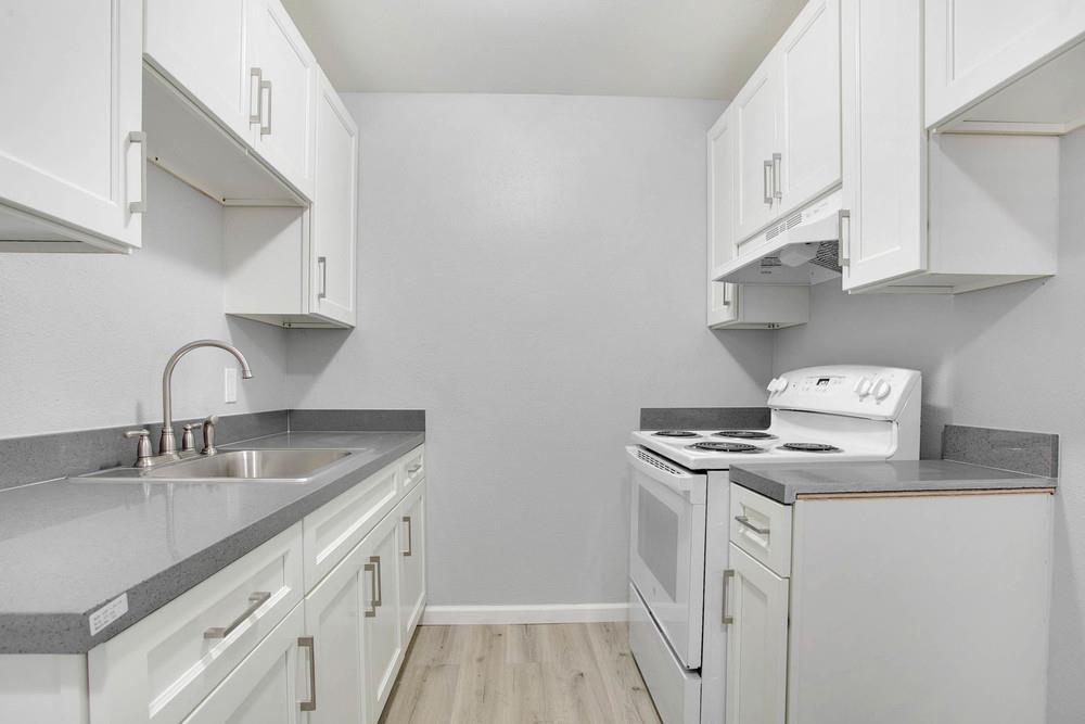 133 W I St, Los Banos, CA 93635