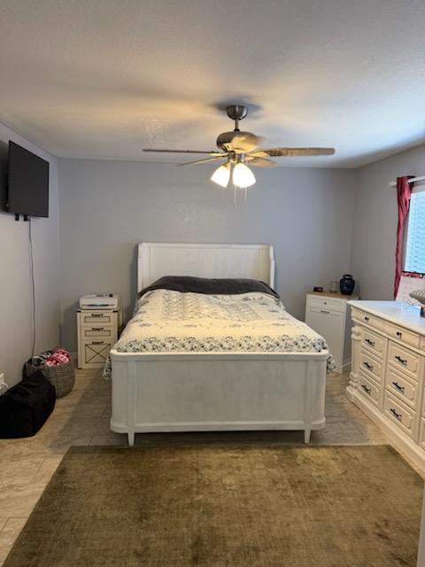 861 E St, Los Banos, CA 93635