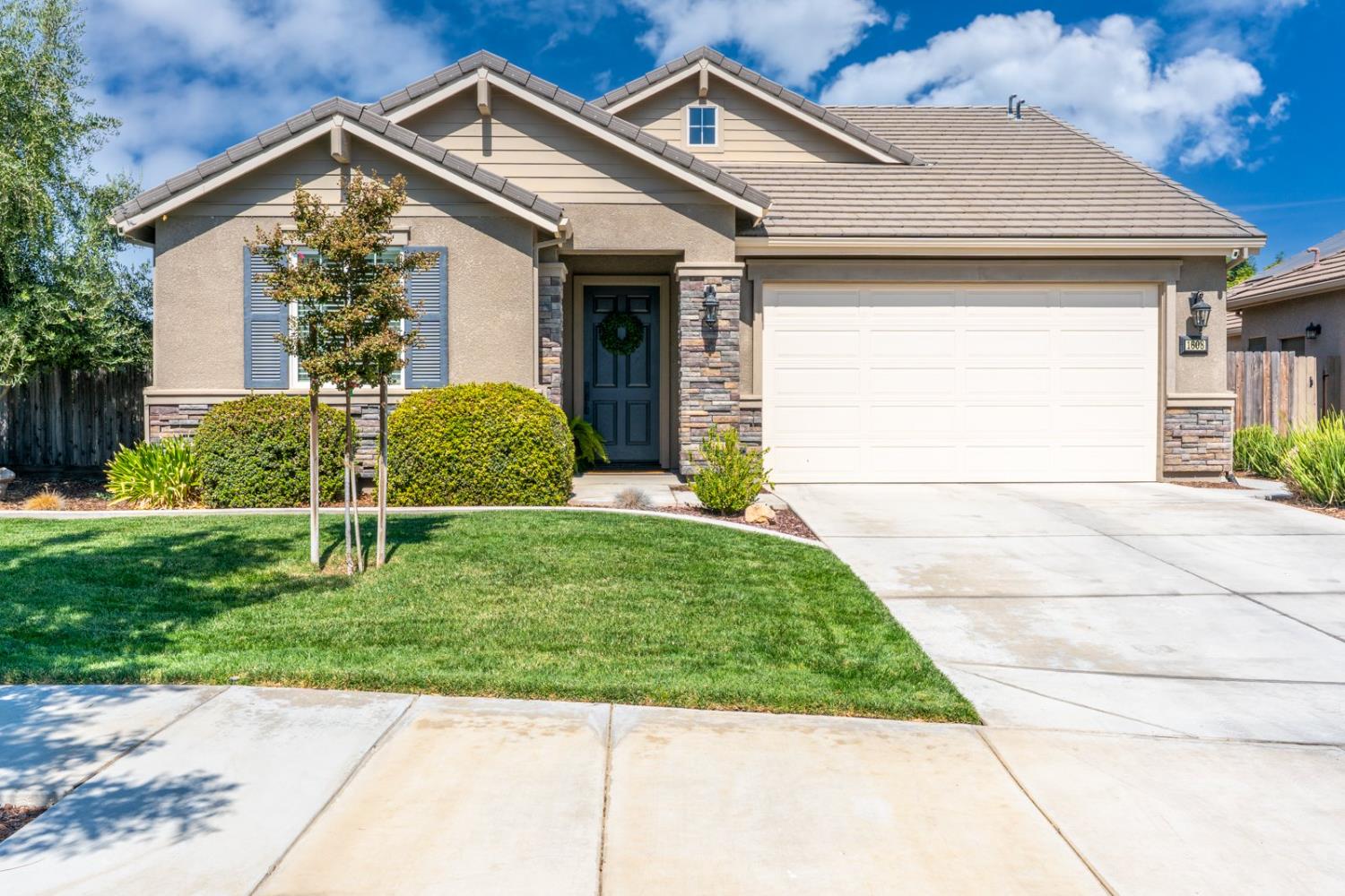 1608 Dolomite Ct, Los Banos, CA 93635