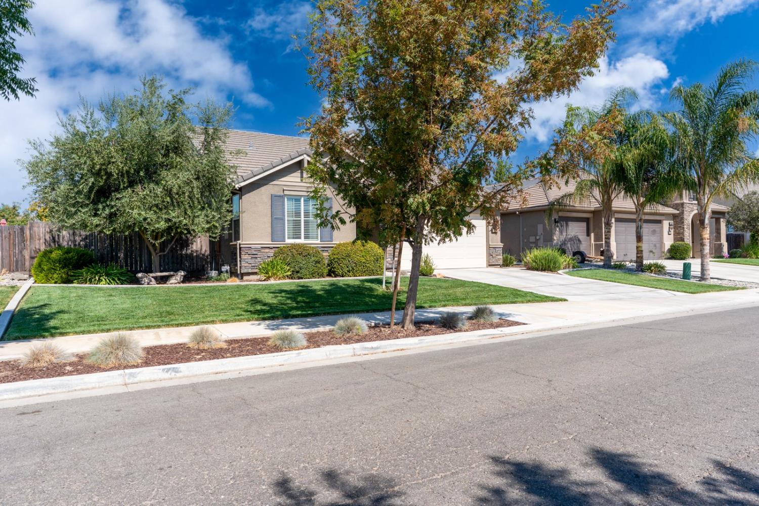 1608 Dolomite Ct, Los Banos, CA 93635