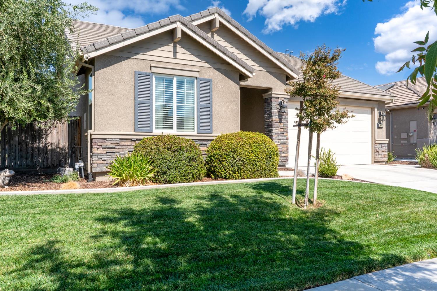 1608 Dolomite Ct, Los Banos, CA 93635