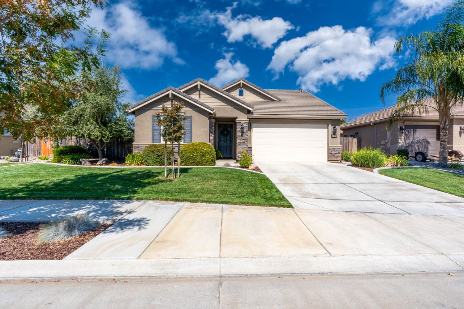 1608 Dolomite Ct, Los Banos, CA 93635