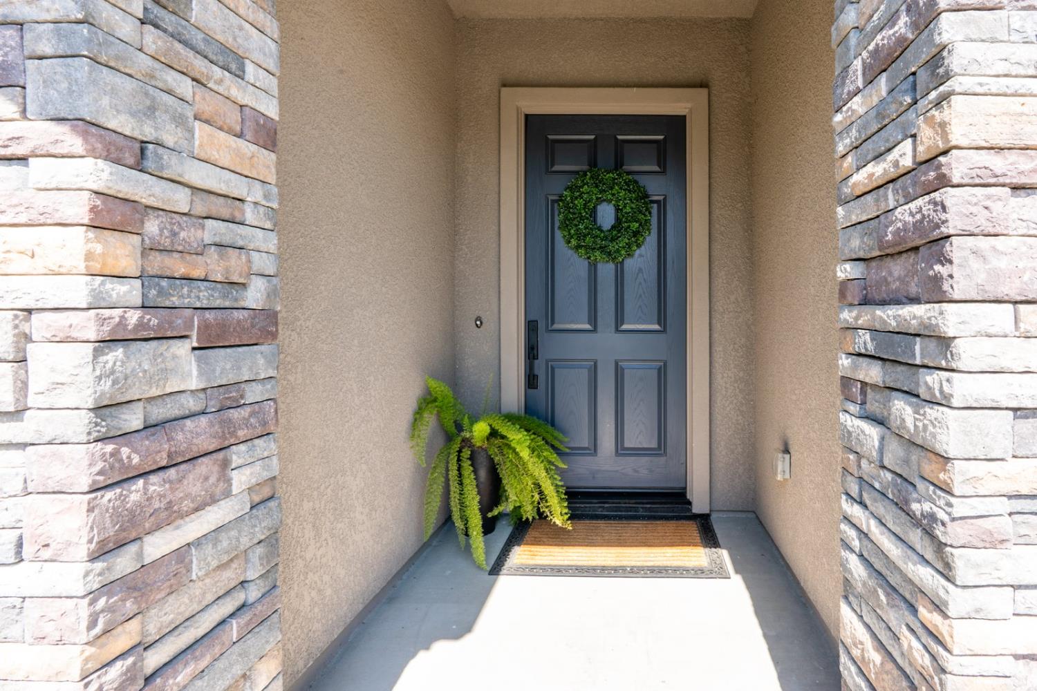 1608 Dolomite Ct, Los Banos, CA 93635