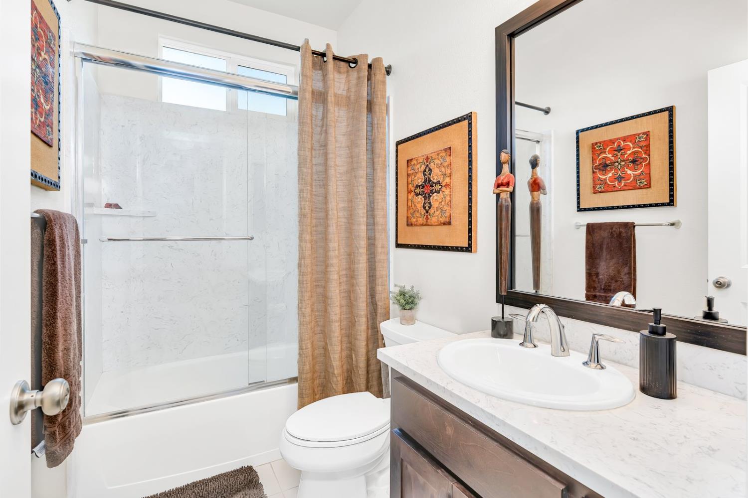 1608 Dolomite Ct, Los Banos, CA 93635