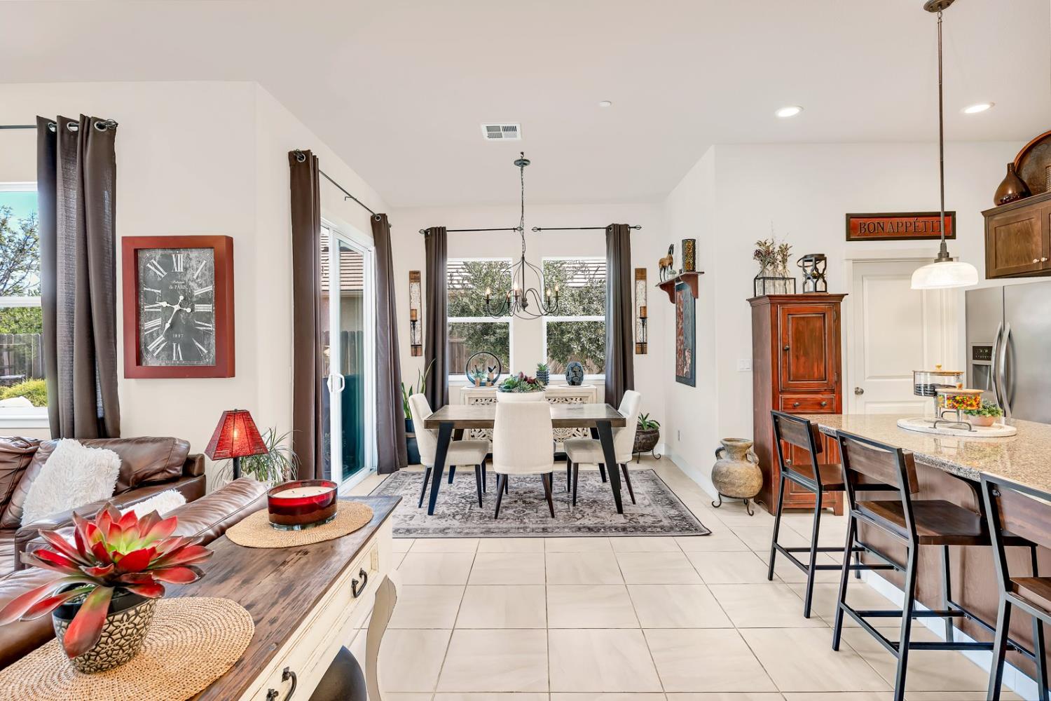 1608 Dolomite Ct, Los Banos, CA 93635