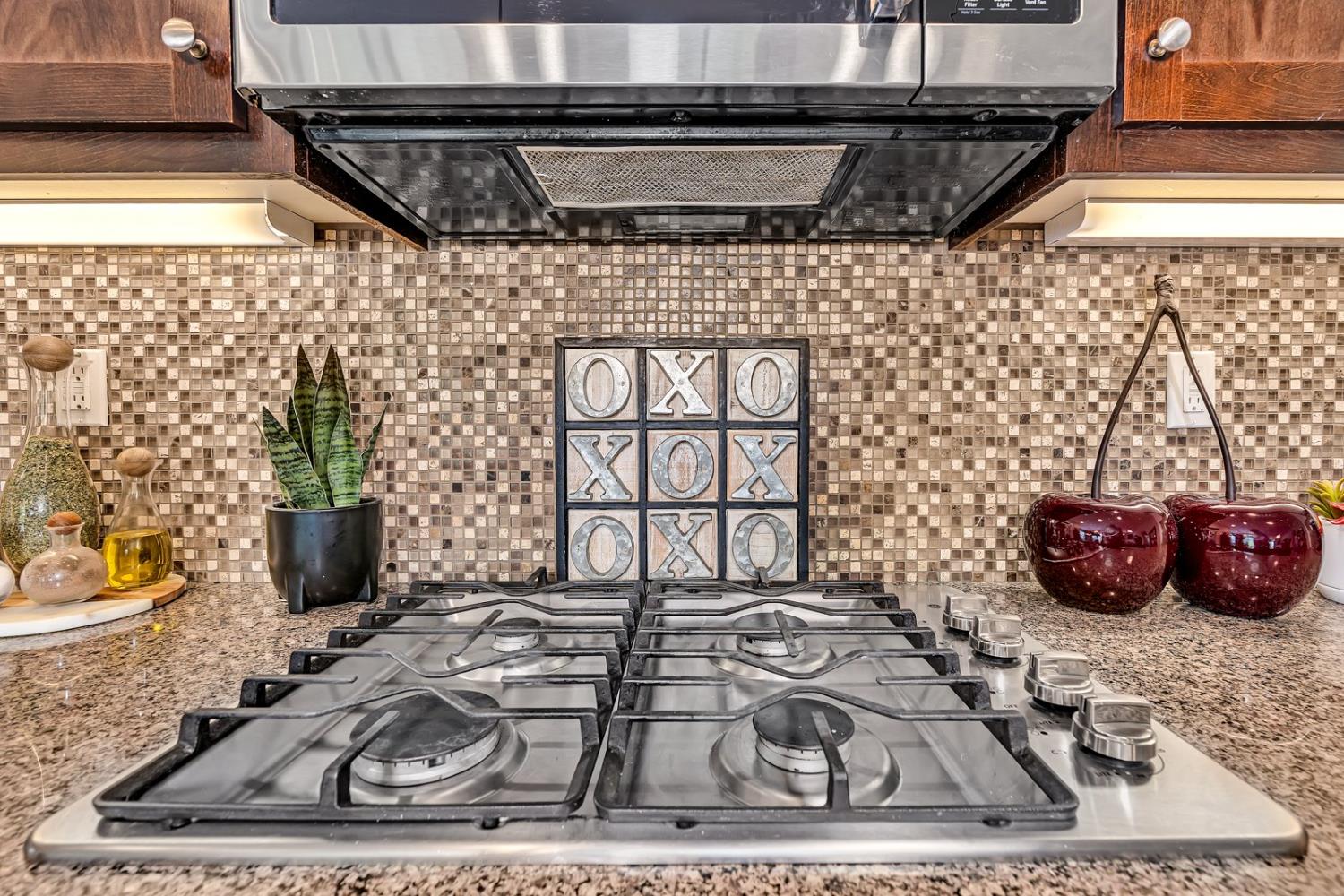 1608 Dolomite Ct, Los Banos, CA 93635