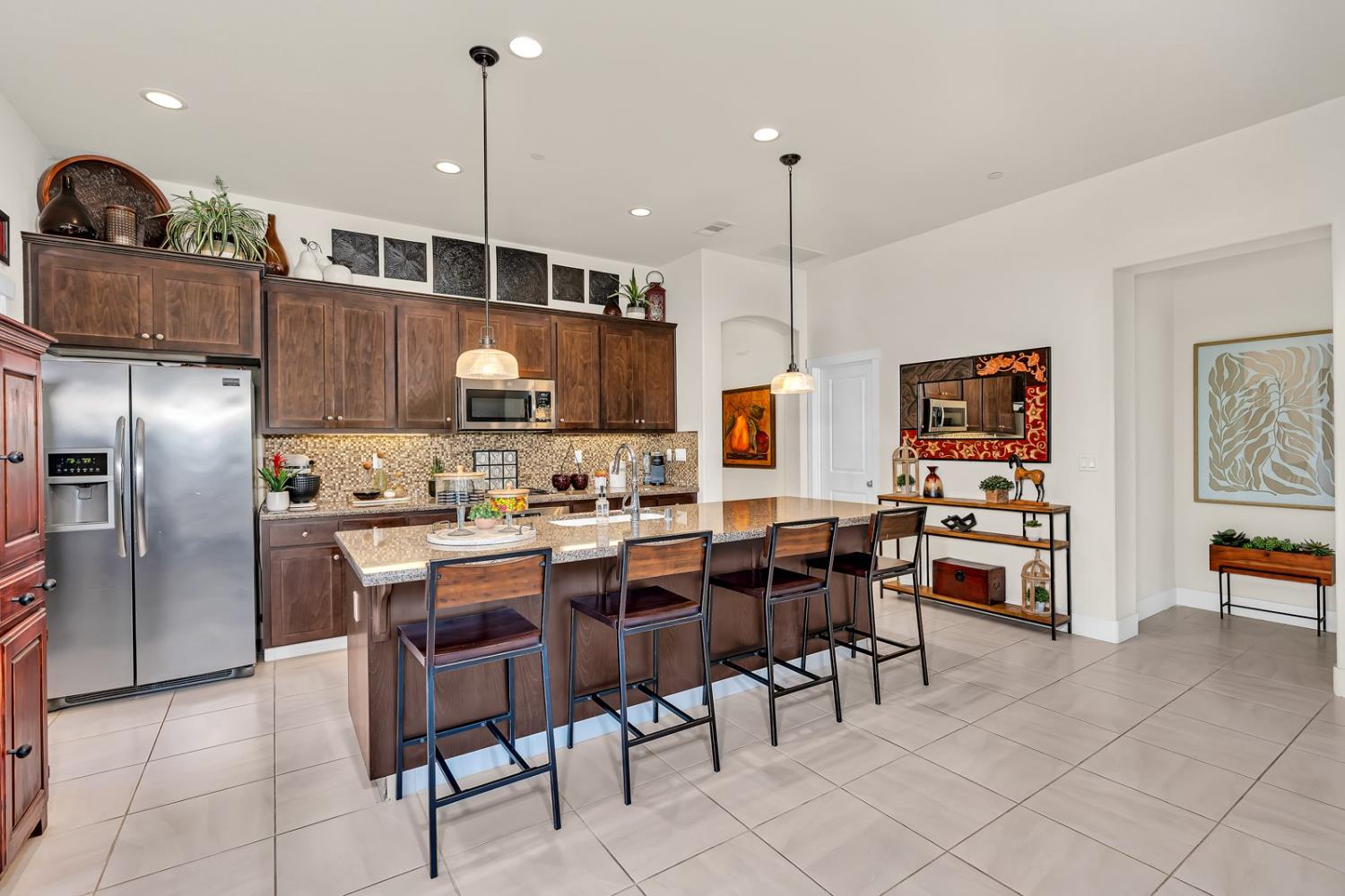 1608 Dolomite Ct, Los Banos, CA 93635