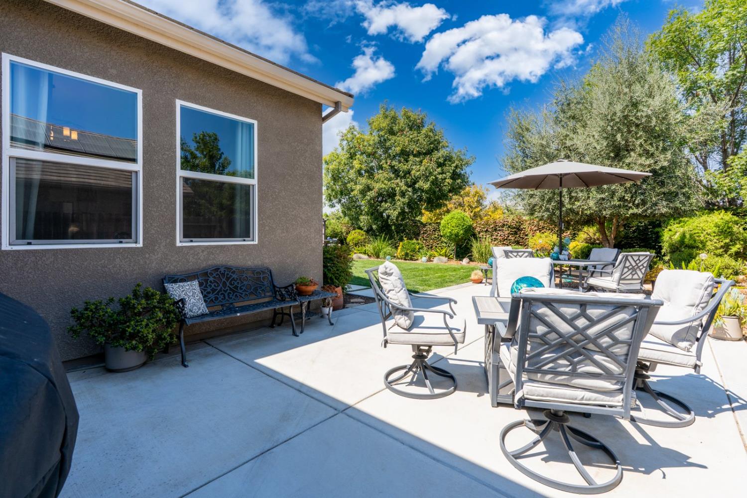 1608 Dolomite Ct, Los Banos, CA 93635