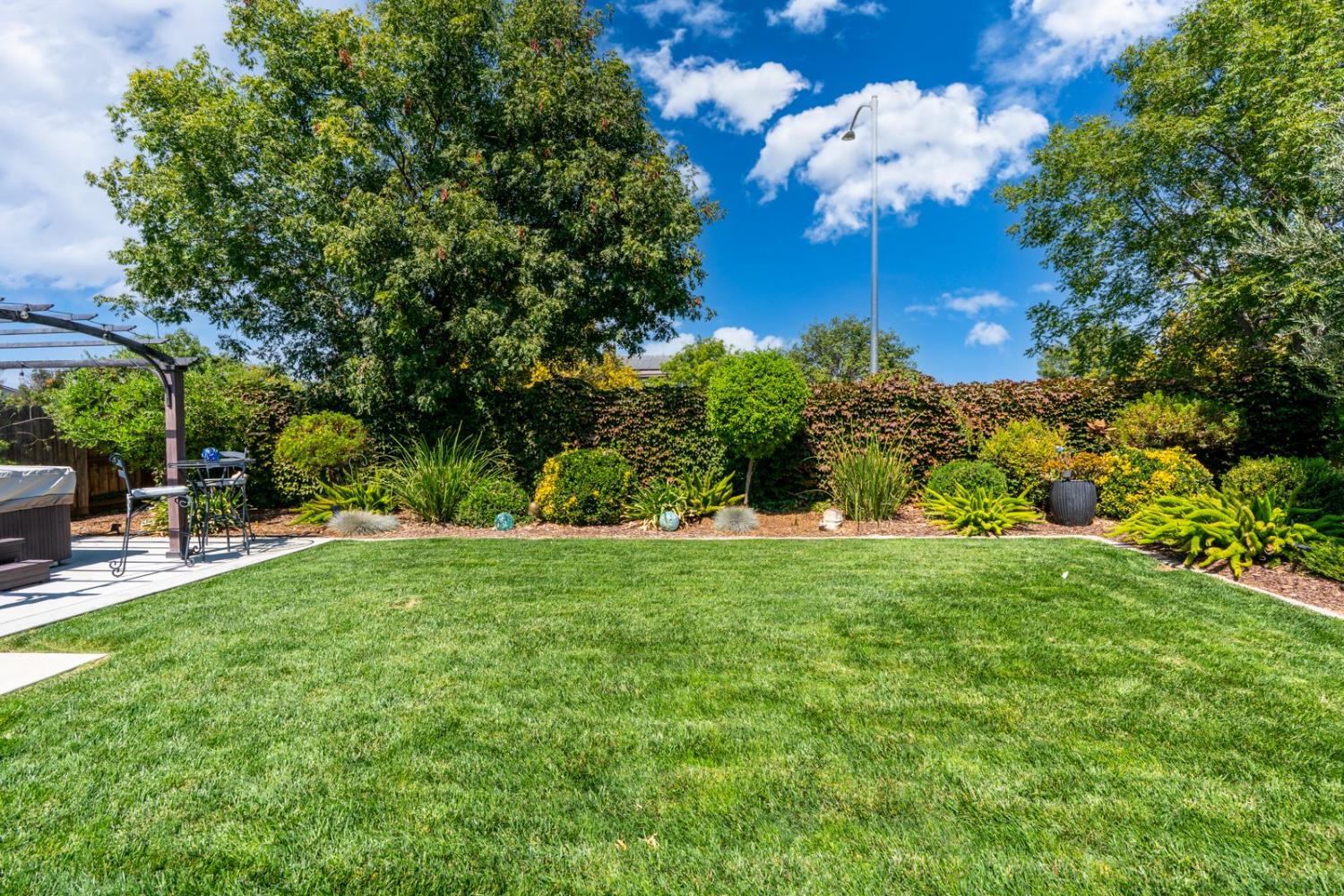 1608 Dolomite Ct, Los Banos, CA 93635