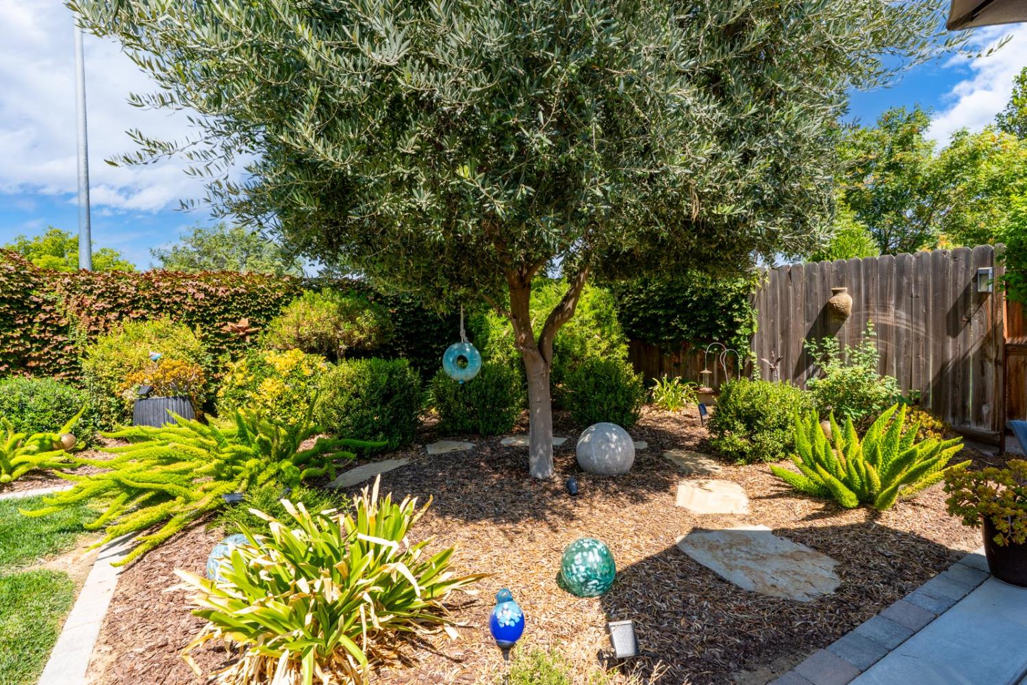 1608 Dolomite Ct, Los Banos, CA 93635