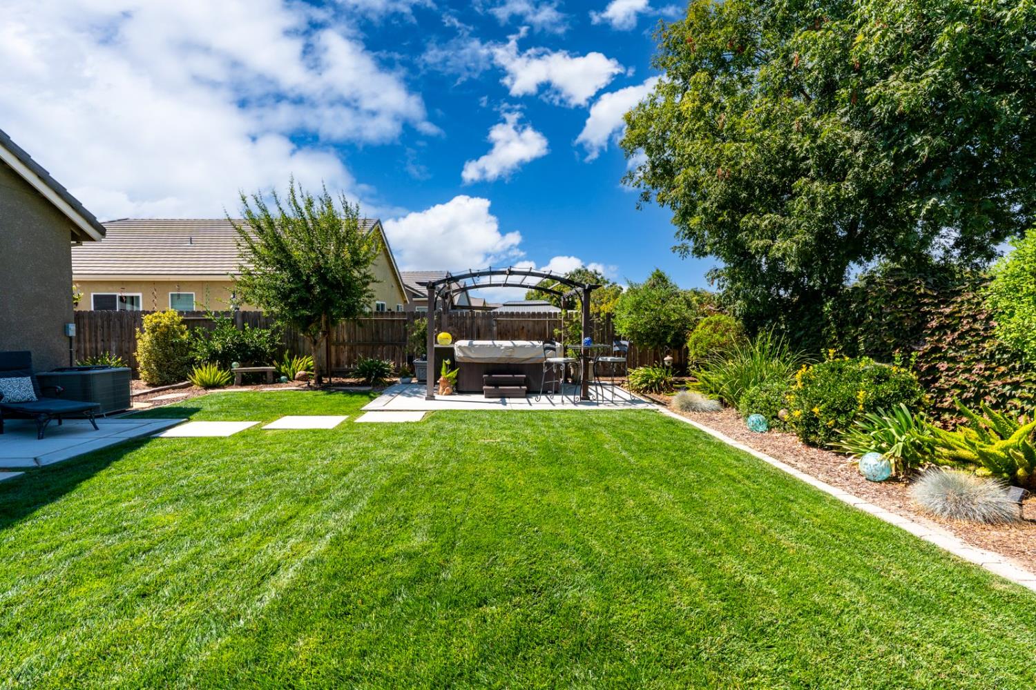 1608 Dolomite Ct, Los Banos, CA 93635