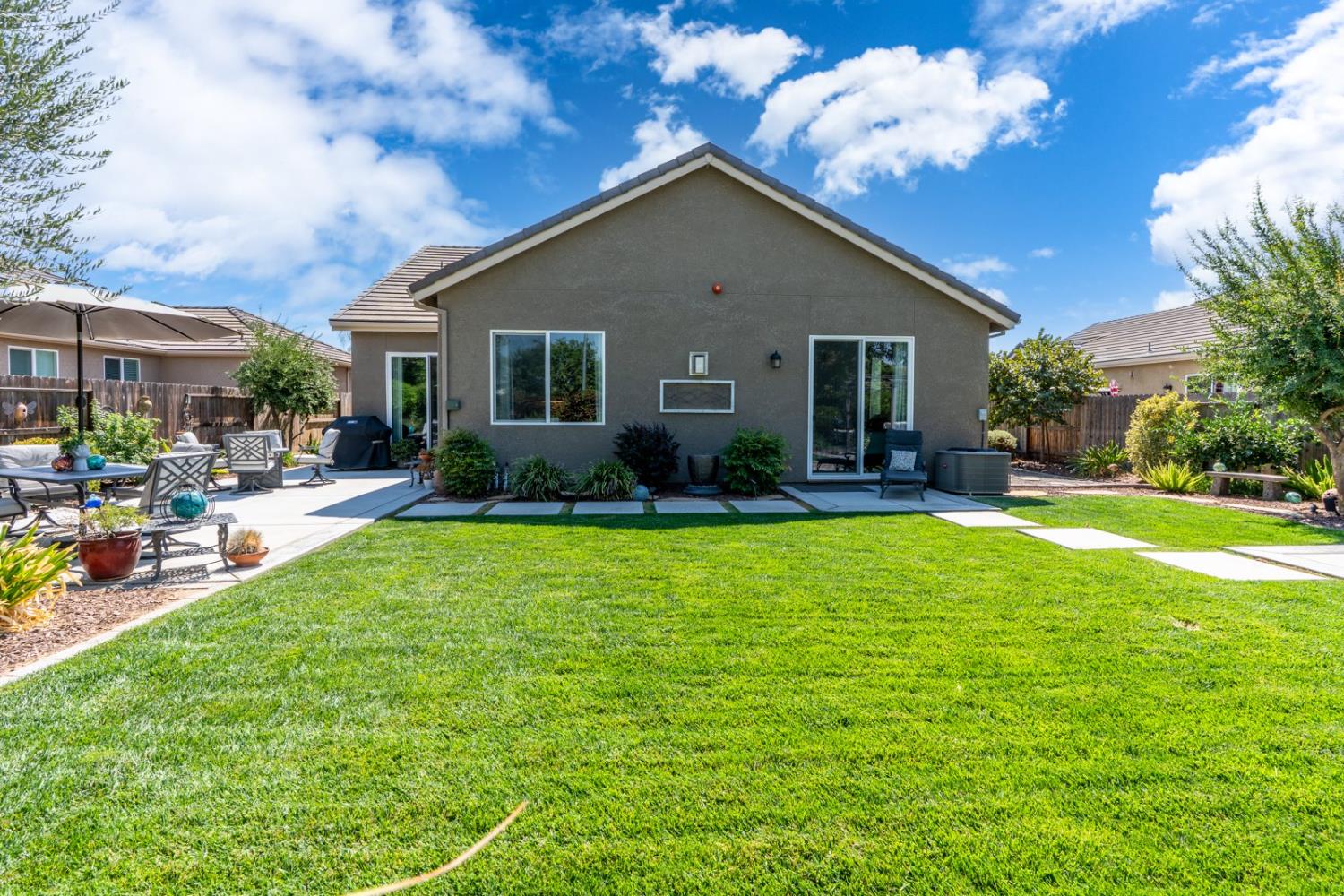 1608 Dolomite Ct, Los Banos, CA 93635