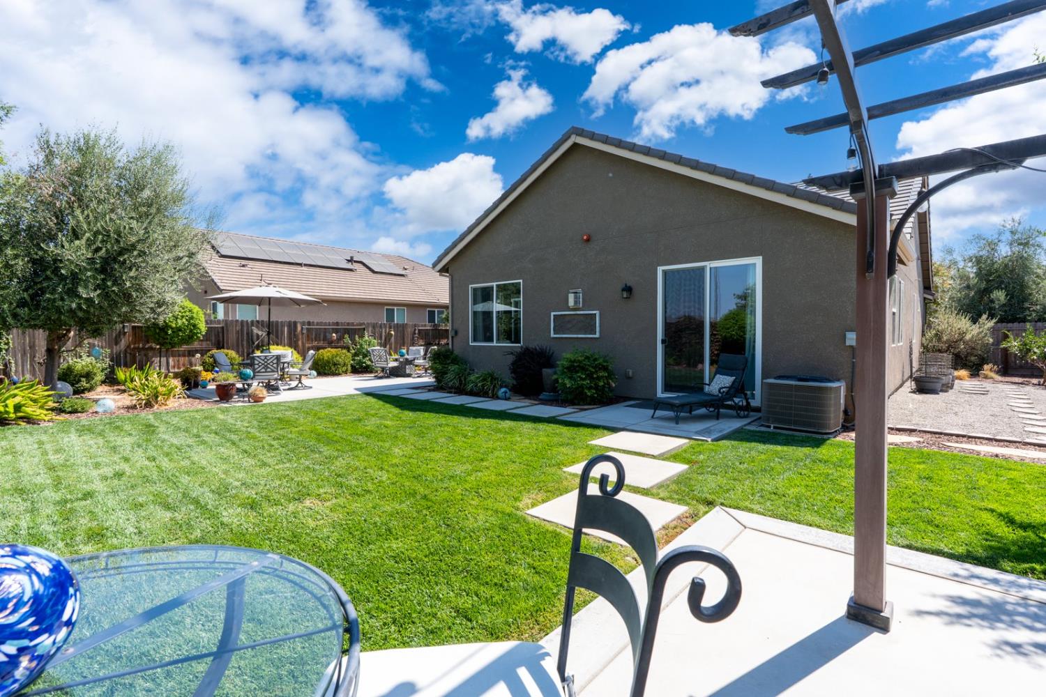 1608 Dolomite Ct, Los Banos, CA 93635